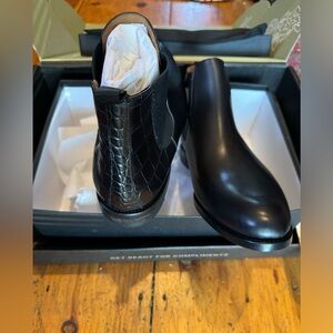 Taft. Size 10. NWT! Hiro Chelsea Boot in Midnight